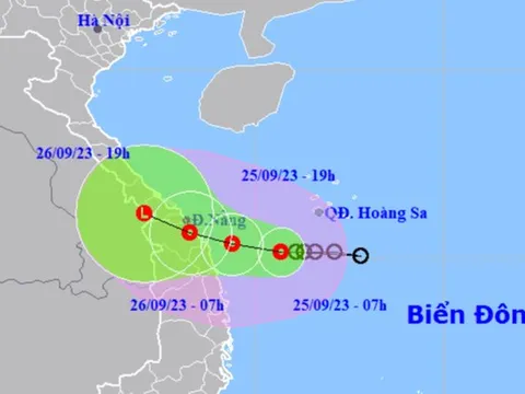 Áp thấp nhiệt đới di chuyển nhanh, hướng vào miền Trung