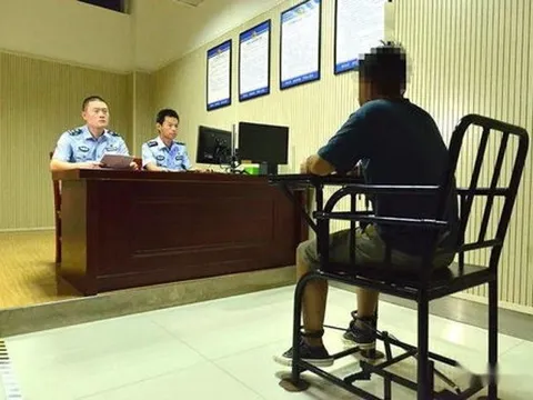 Lấy hơn 7 tỷ đồng tiền bán nhà đi đầu tư chứng khoán rồi thua lỗ nặng, người đàn ông bị tòa gửi giấy triệu tập, danh tính người khởi kiện gây bất ngờ