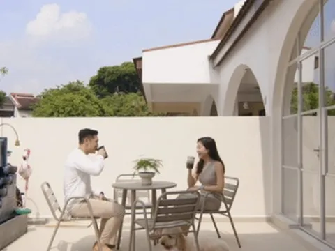 Vợ chồng biến nhà cũ 30 tuổi thành cơ ngơi đẹp như khu nghỉ dưỡng, lúc nào cũng ngập tràn ánh sáng
