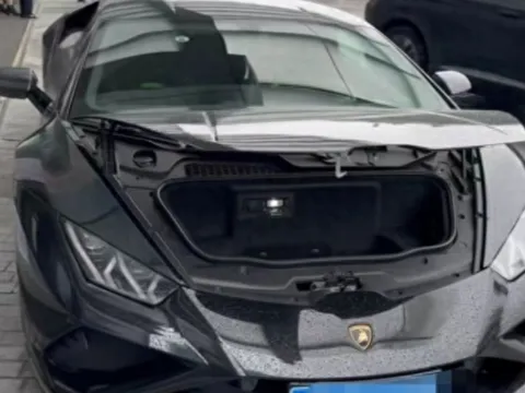 Lamborghini 10 tỷ đồng bị phá hoại, doanh nhân ngỡ ngàng phát hiện danh tính thủ phạm qua camera: Không nhận bồi thường, quyết kiện đến cùng vì một nguyên do