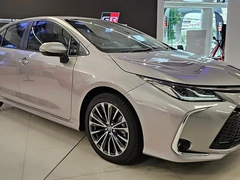 Đại lý tiết lộ loạt nâng cấp trên Toyota Corolla Altis 2023 sắp ra mắt Việt Nam: Có những trang bị duy nhất phân khúc