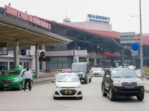 Đề nghị thu phí không dừng ôtô ra vào sân bay