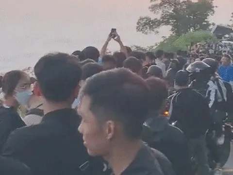 Minh chứng cho thấy trend săn mây Ba Vì đang hot đến mức nào: Sáng sớm đã đông nghịt người thế này rồi!