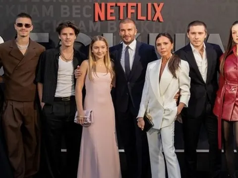 Khung hình quyền lực của nhà Beckham: Ai nấy visual ngập tràn, “công chúa út' Harper diện outfit từng gây tranh cãi