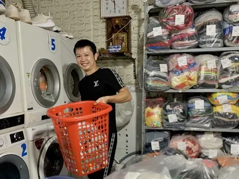 Dịch vụ 'hái ra tiền', càng mưa càng đắt khách ở TPHCM
