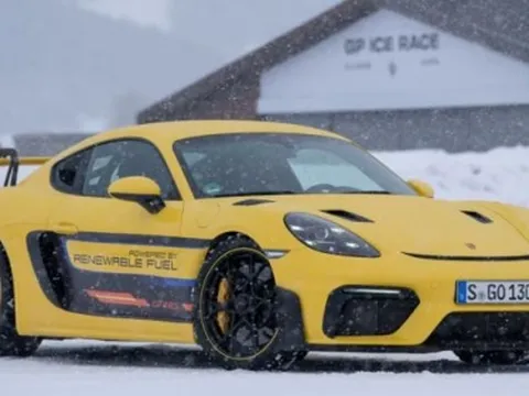 Porsche đổ 2 nghìn tỷ làm xăng từ khí trời: Xe nào cũng chạy được nhưng bán giá này đi xe điện vẫn kinh tế hơn
