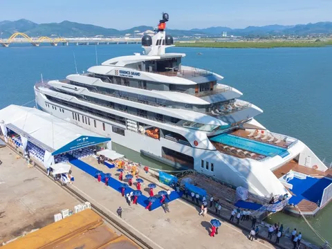 Siêu du thuyền dài 109m, có sức chứa 310 người “cập bến” vịnh Hạ Long: Có đầy đủ tiện nghi cao cấp, nói không với đồ nhựa