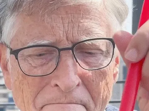 Video Bill Gates uống trà sữa với con gái út "gây bão" mạng xã hội