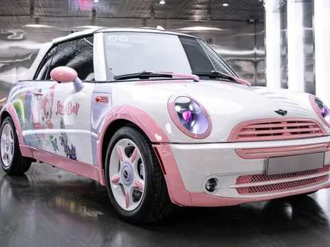 Đoàn Di Băng cho độ MINI Cooper theo phong cách độc lạ tặng con gái: Đèn kiểu Porsche, ghế phụ có màn hình lớn