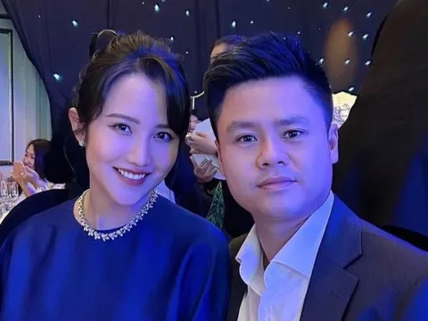TGĐ Phan Thành hiếm hoi “lên sóng” cùng vợ, visual của Primmy Trương ra sao mà dân tình đồn đoán có tin vui?