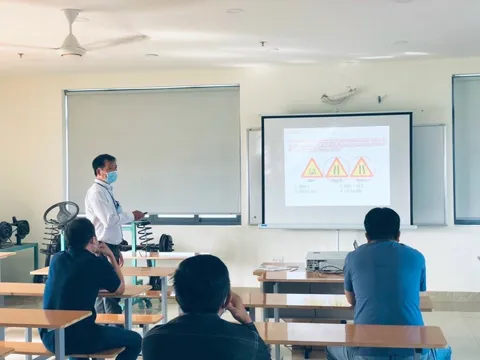 Người dân đổi giấy phép lái xe trực tuyến ra sao?