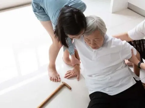 Khi phòng ngủ cũng là nơi tiềm ẩn nhiều mối nguy hiểm với người cao tuổi, làm sao để đảm bảo tối đa sự an toàn?