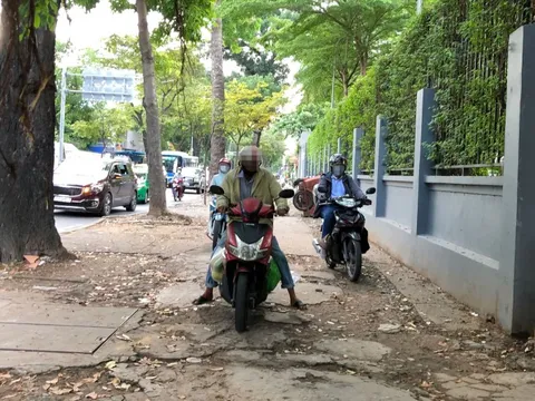 Leo lề