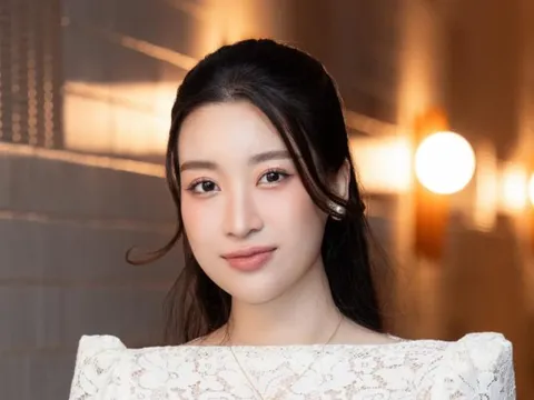 Đỗ Mỹ Linh khoe vóc dáng hậu sinh con ra sao mà khiến Tiểu Vy cùng dàn người đẹp phải thốt lên điều này