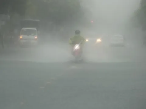 Mưa lớn sắp dịch chuyển lên Bắc Trung Bộ và miền Bắc