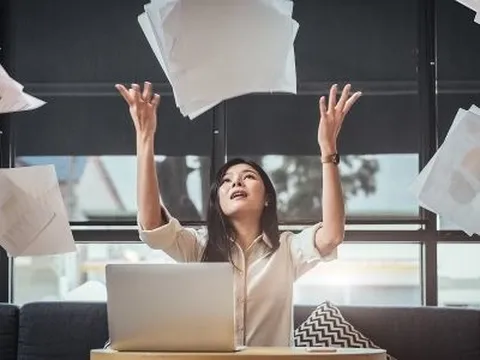 Dọa công ty nghỉ việc mong tăng lương, tôi nhận kết đắng: Thua ngay từ khi mở miệng, chuyên gia khuyên chỉ nên làm 1 điều!
