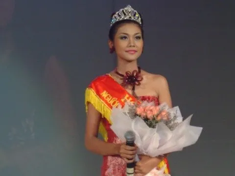 Bức ảnh đăng quang hoa hậu của Thanh Hằng sau 21 năm gây sốt: Vẫn đôi chân dài miên man nhưng xinh đẹp và quyền lực hơn