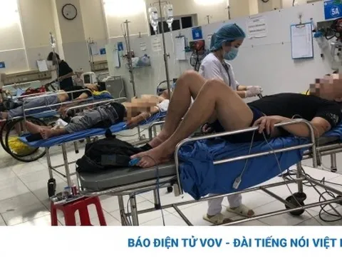 5 người nhập viện ngay sau bữa ăn ở vỉa hè