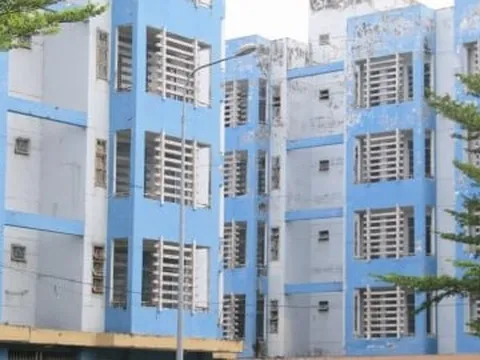 Khu tái định cư từng là bệnh viện dã chiến, giờ rơi vào cảnh bỏ hoang