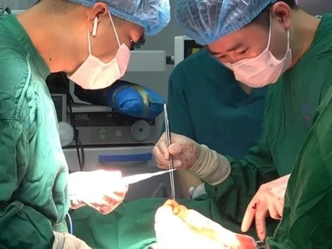 Người phụ nữ đi từ Quảng Nam, bất ngờ ngất xỉu khi ra tới bến xe Nước Ngầm