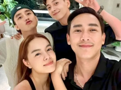 Giữa tin đồn sắp cưới, Sơn Tùng lộ diện tươi rói bên hội bạn 1 thập kỷ và còn có động thái đặc biệt