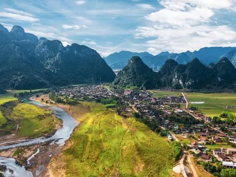 Có gì ở ngôi làng Việt Nam gần kỳ quan nổi tiếng, vừa được vinh danh là "Làng du lịch tốt nhất thế giới"?