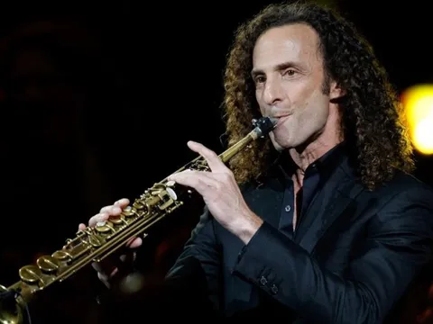 Huyền thoại Kenny G gây bất ngờ khi nói tiếng Việt, tiết lộ sẽ tặng kèn saxophone trong đêm diễn ở Hà Nội