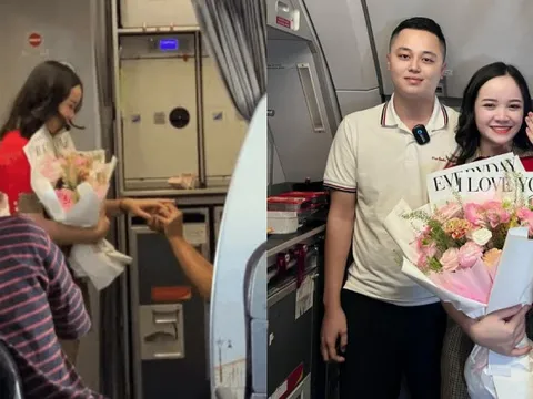 Nữ tiếp viên hàng không được bạn trai 9 năm cầu hôn “trên bầu trời”: Cái kết ngọt ngào của mối tình học trò