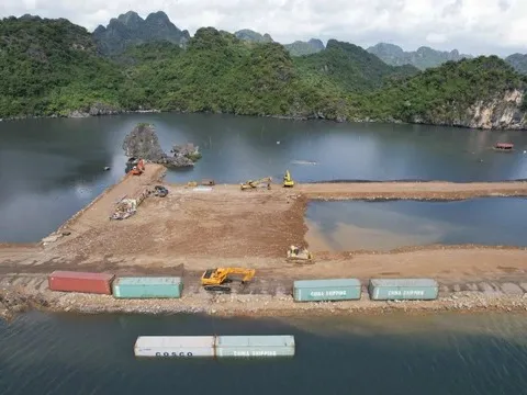 Vùng đệm vịnh Hạ Long bị san lấp xây khu đô thị: Yêu cầu chủ đầu tư dừng thi công