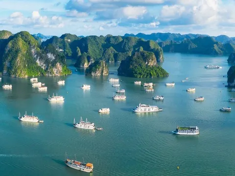 Vịnh Hạ Long của Việt Nam vừa được gọi tên trong danh sách những điểm đến đẹp nhất thế giới
