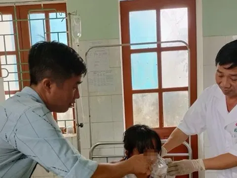 Mâu thuẫn chuyện gia đình, cháu bé 11 tuổi ăn lá ngón tự tử