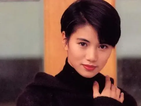 Mỹ nhân nổi tiếng "không sợ ai" 52 tuổi vẫn trẻ đẹp, bị "cấm sóng" 14 năm chỉ vì lỡ 1 cuộc gọi