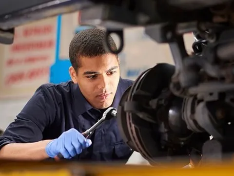 Những sai lầm khi đưa ô tô đi bảo dưỡng