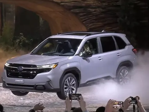 Ra mắt Subaru Forester 2025: Gây tranh cãi vì thiết kế na ná Explorer, đã nhiều 'option' để đấu CX-5 và Tucson