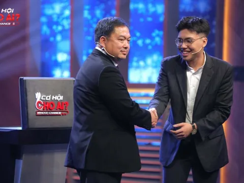 Ứng viên mới năm 3 đại học nhưng được sếp Hoàng Nam Tiến “khen” như kỹ sư 10 năm kinh nghiệm, từ chối 4 “big deal” để đầu quân cho vị sếp này