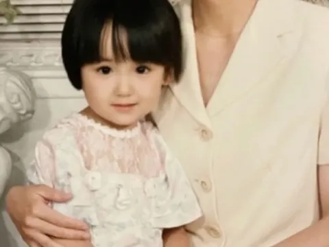 Khoe ảnh hồi bé, “phú bà” hot nhất Trung Quốc hiện tại hé lộ đẳng cấp giàu có của gia đình