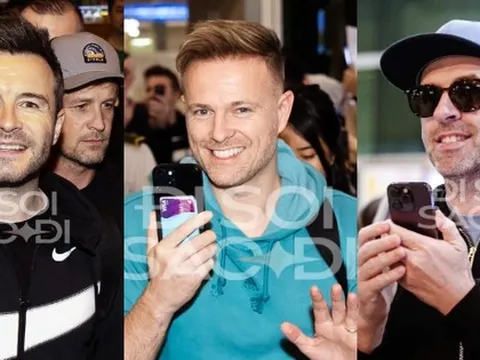 Ơn giời Westlife đổ bộ Tân Sơn Nhất rồi: U50 vẫn soái ngời ngời, hào hứng chào fan Việt sau 12 năm trở lại