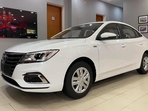 MG5 giảm giá kỷ lục còn 350 triệu tại đại lý: Ngang Morning base, thêm lựa chọn giá siêu rẻ cho dân dịch vụ