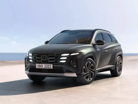 Hyundai Tucson 2025 ra mắt: Nội thất thay mới, 2 màn cong, cần số gạt như Mercedes