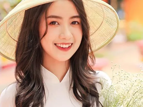 Chân dung nữ giáo viên xinh đẹp, vừa bị trò cưng chúc cực "sốc" trong dịp 20/11