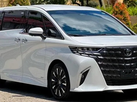 Toyota Alphard 2024 ra mắt Việt Nam: Giá từ 4,37 tỷ ngang đời cũ, thêm động cơ hybrid tiết kiệm xăng như Camry