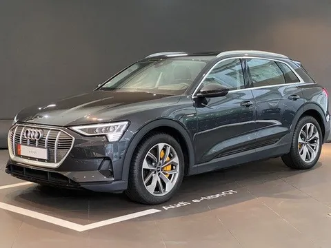 Audi e-tron sắp nâng cấp tầm vận hành tại Việt Nam: Sạc 1 lần dư sức chạy Hà Nội - Quảng Bình, xa hơn BMW iX3
