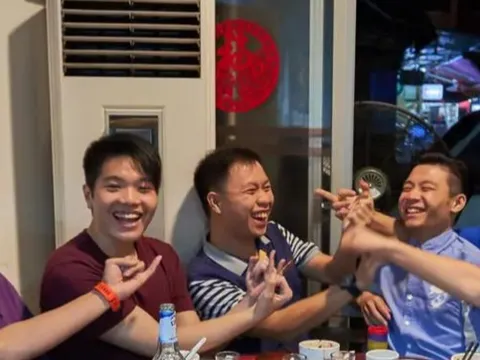 36 năm sau tốt nghiệp, buổi họp lớp khiến tôi trằn trọc cả đêm: 4 điều phải học cả đến khi "nhắm mắt, xuôi tay"