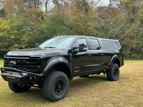Ford F-250 độ theo cách khó tin: 4 hàng ghế, 9 chỗ ngồi, giá quy đổi dự kiến hơn 12 tỷ đồng