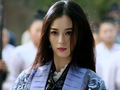 Mỹ nhân "đẹp hơn Lưu Diệc Phi" biến dạng nhan sắc ở tuổi 40, bị tẩy chay chỉ vì 1 tạo hình "xấu nhất lịch sử"