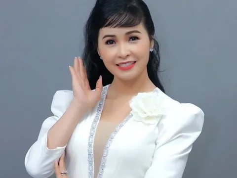 Nữ ca sĩ lấy chồng hào môn, ở nhà 100 tỷ, chuyên tâm dạy con cái hơn là đi hát: "Tôi rất nghe lời chồng"