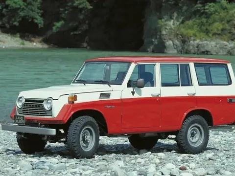 10 mẫu xe có khách hàng 'cuồng' nhất mọi thời đại: Land Cruiser, 911, Mustang và những cái tên nhẵn mặt với người Việt