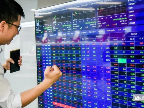 Lăng kính chứng khoán 5/12: Khởi đầu “cơn sóng” cuối cùng năm 2023