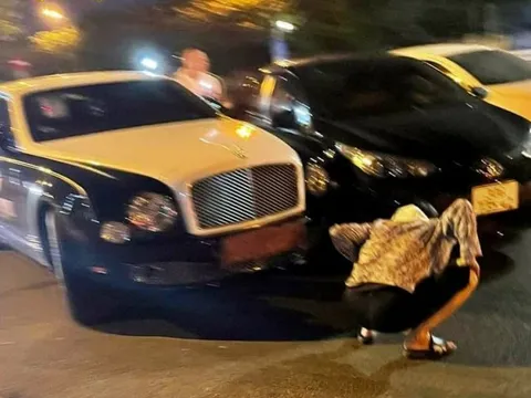 Ảnh TNGT: Sang đường, Toyota Vios tạt bẹp đầu Bentley Mulsanne Speed