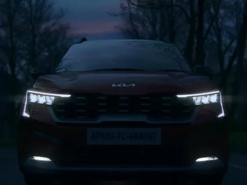 Kia Sonet 2024 có video chính thức đầu tiên: Thiết kế đầu xe mới, thêm loa Bose cạnh tranh Raize